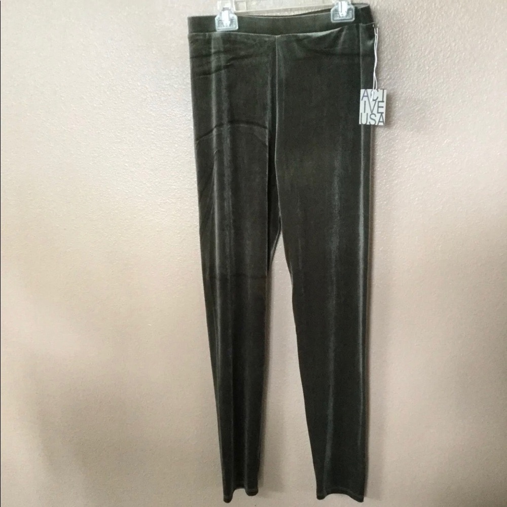 NWT Active USA Pants